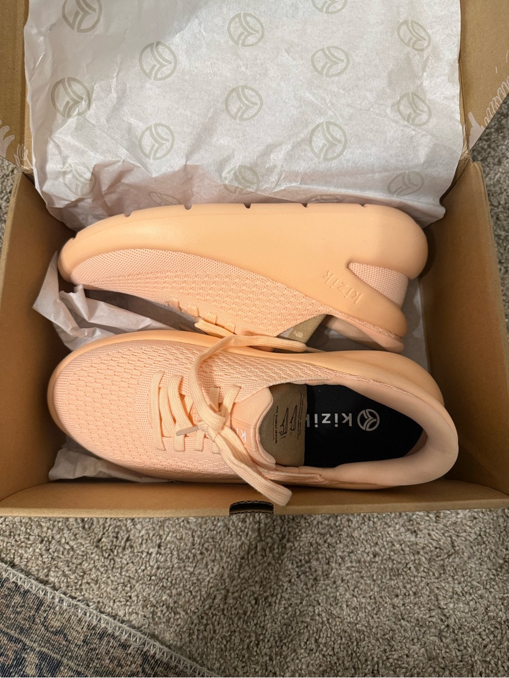 Kizik Women's Peach Lightweight Knit Trainers
